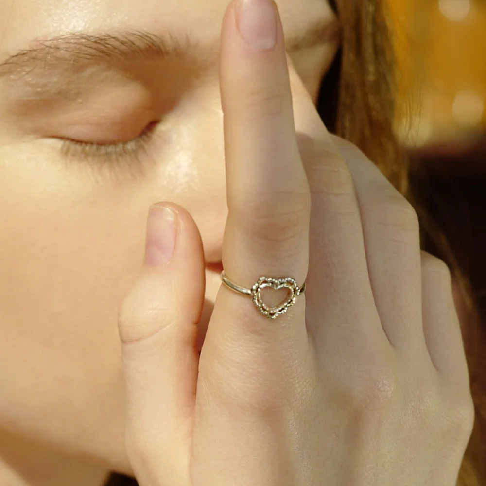 lace frame heart ring