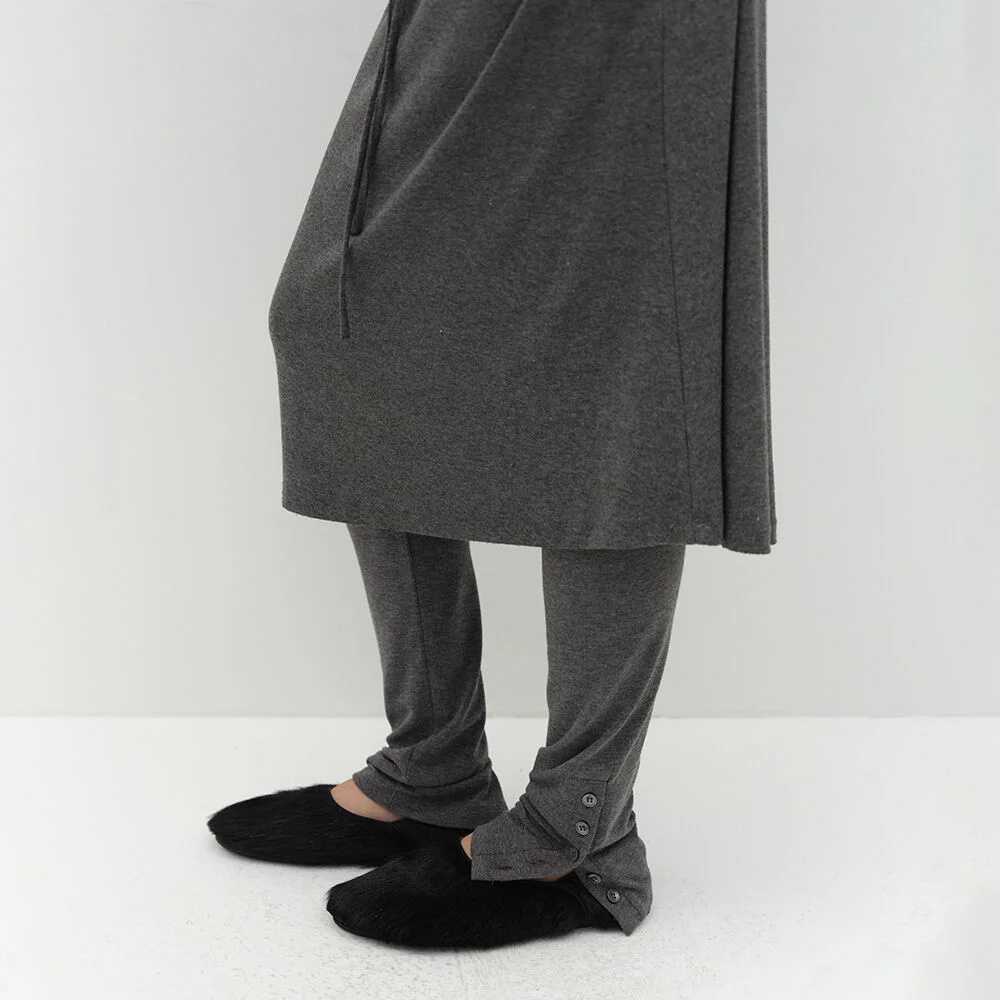 BUTTON SLIT LEGGINGS