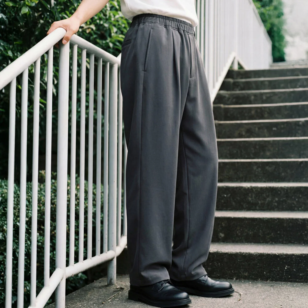 潔淨 單褶 鬆緊帶 寬版 西褲 深灰色 KJLP2705