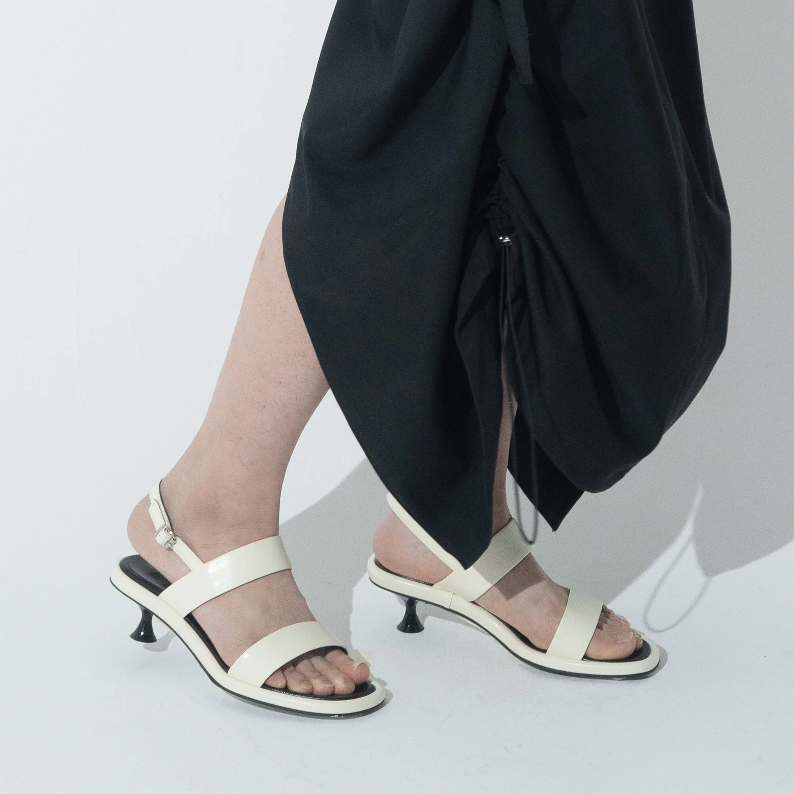Judi_off white