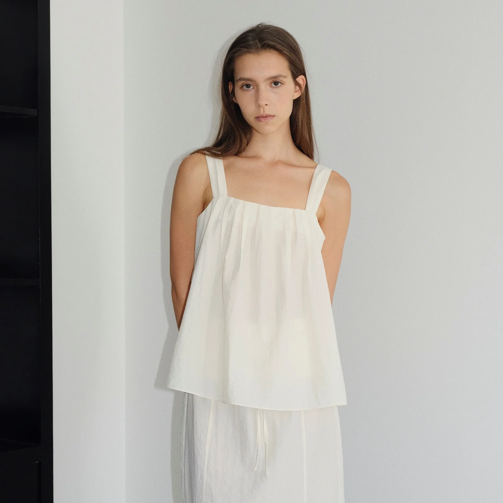 Pintuck Sleeveless(Cream)