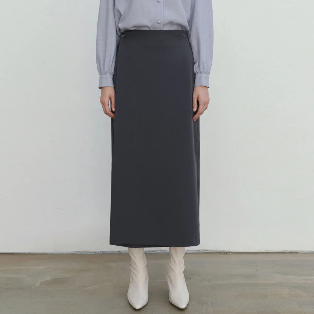 SEMI H-LINE WRAP SKIRT_CHARCOAL