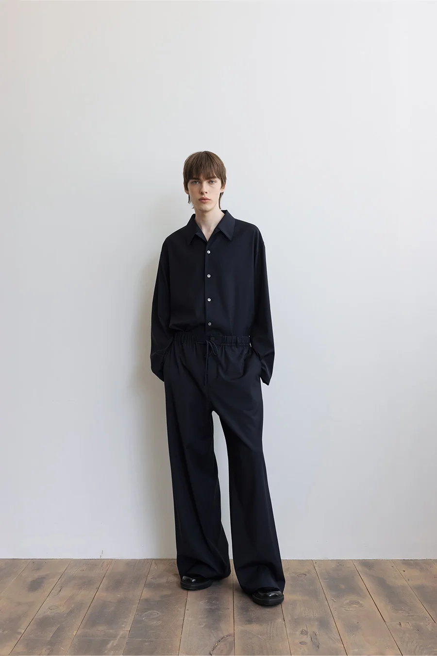 DOUBLE-LAYERED OPEN COLLAR SHIRT