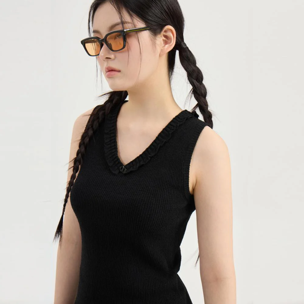 V-neck Sleeveless Knit Pullover (black) LFWAM26340BKX