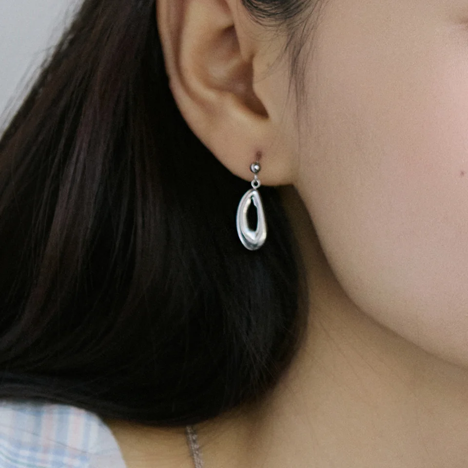 Organic shape pendant earring