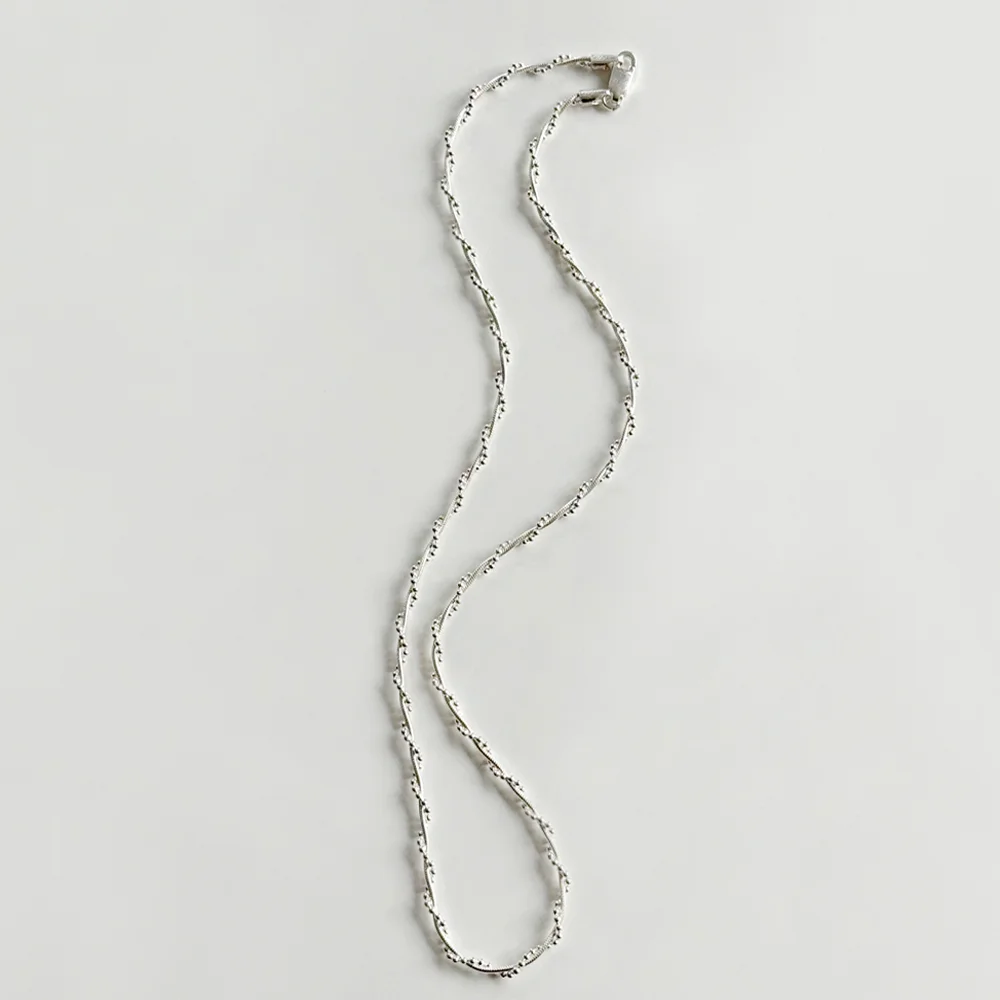 Lee Da-hee 著用 Mini Ball Pattern Necklace
