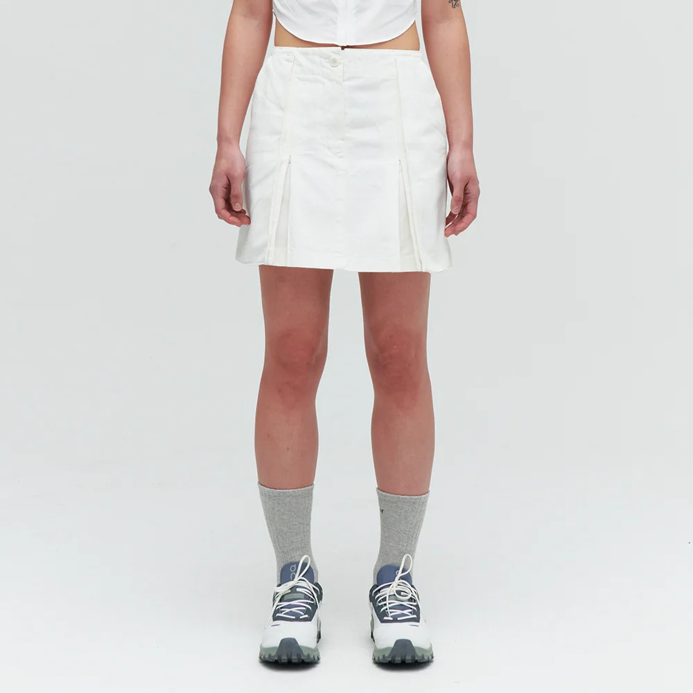 WOMEN'S PLEATED SHORT SKIRT (WHITE)