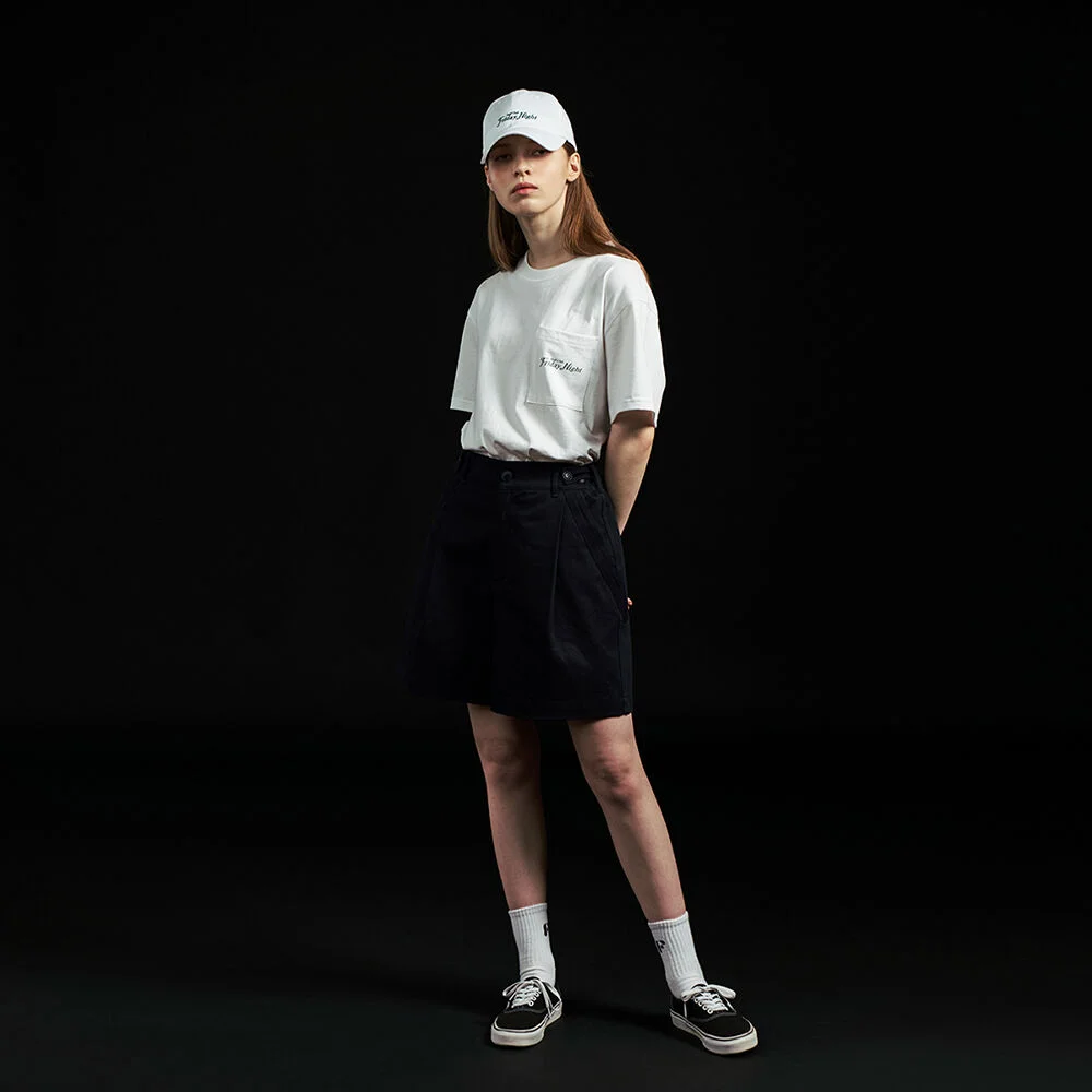 ONE TUCK LOOSE FIT CHINO SHORT PANTS_WOMEN(NAVY)
