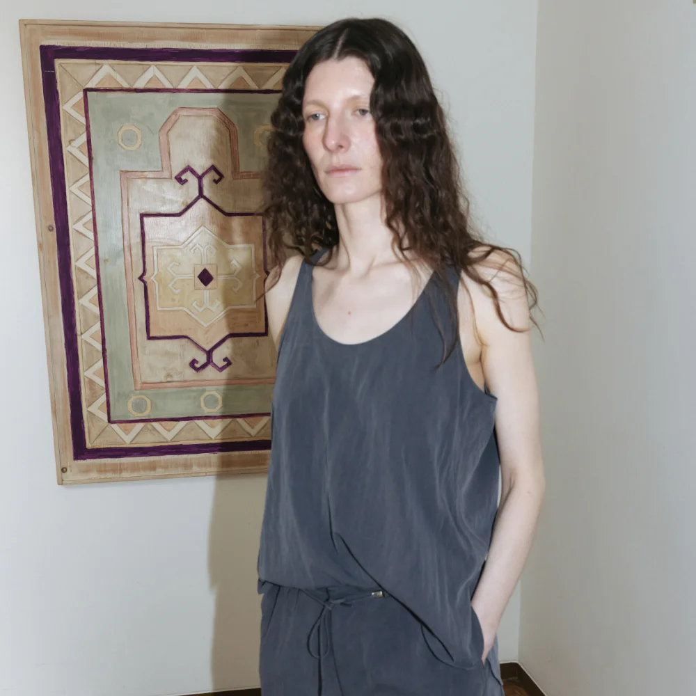 Drapey Washed Sleeveless (Ivory / Dark Gray)