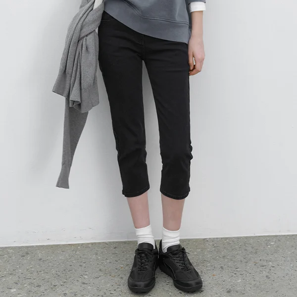 BLACK DENIM CAPRI PANTS (PT-5737)