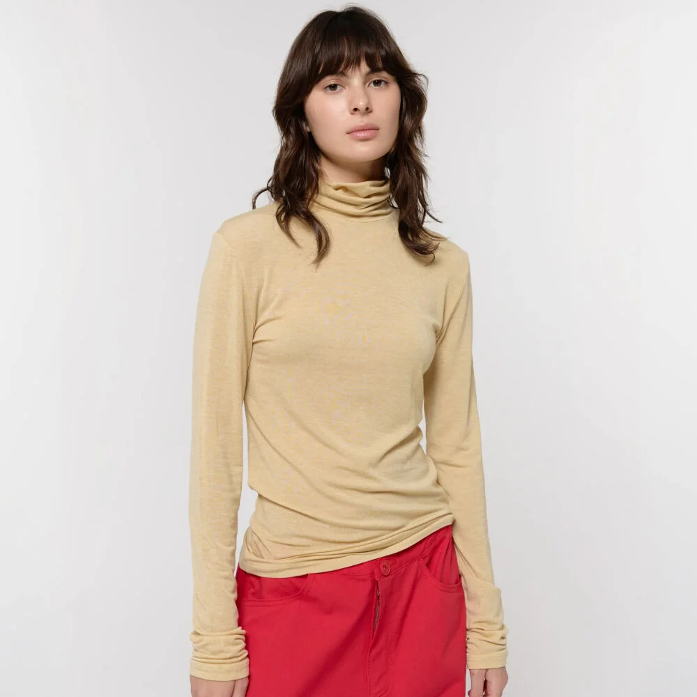 TURTLE NECK SLIM TOP / BEIGE
