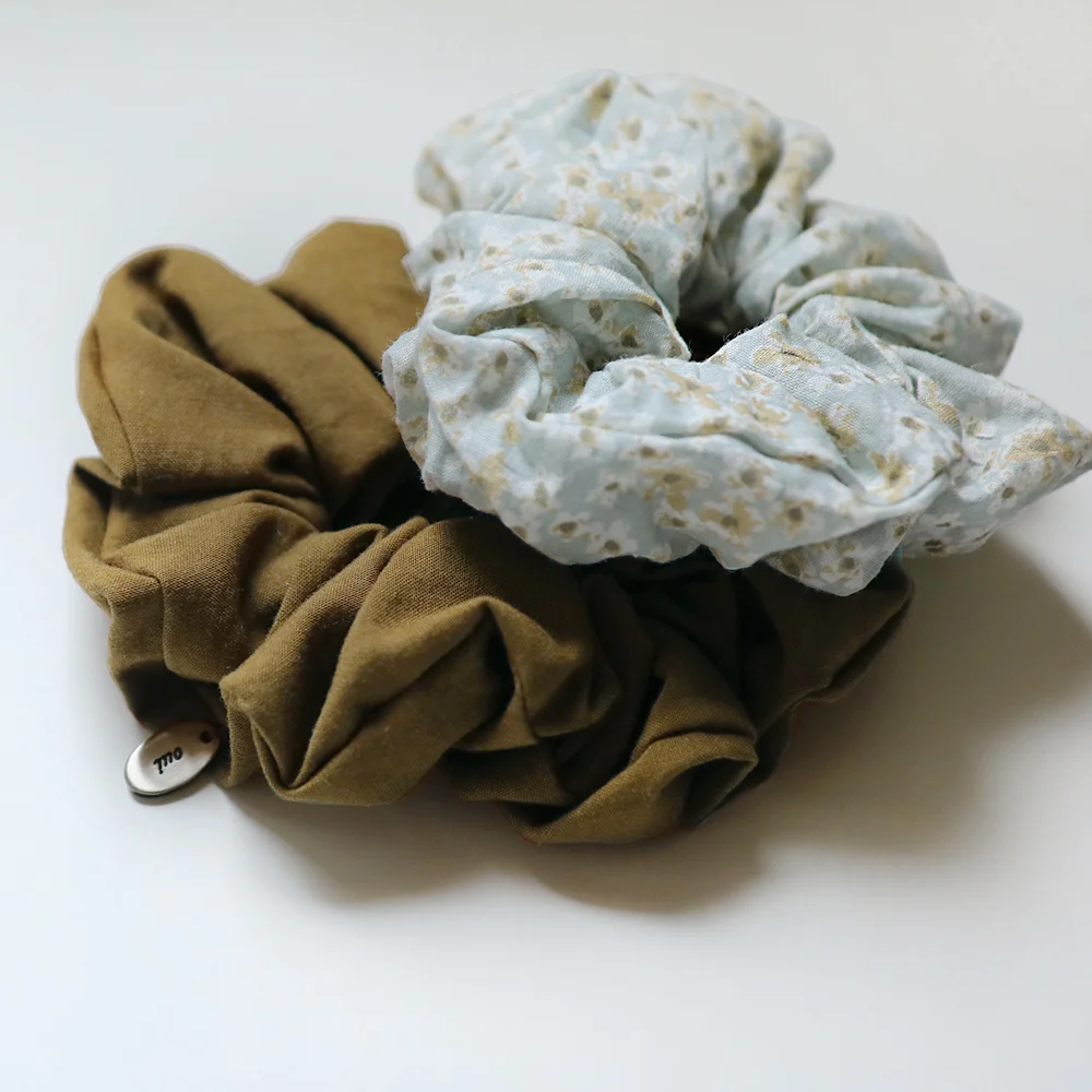oui scrunchie _ khaki brown . full bloom 2個 set 髮圈