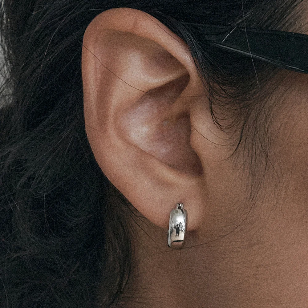 Cou Flat Pin Earrings