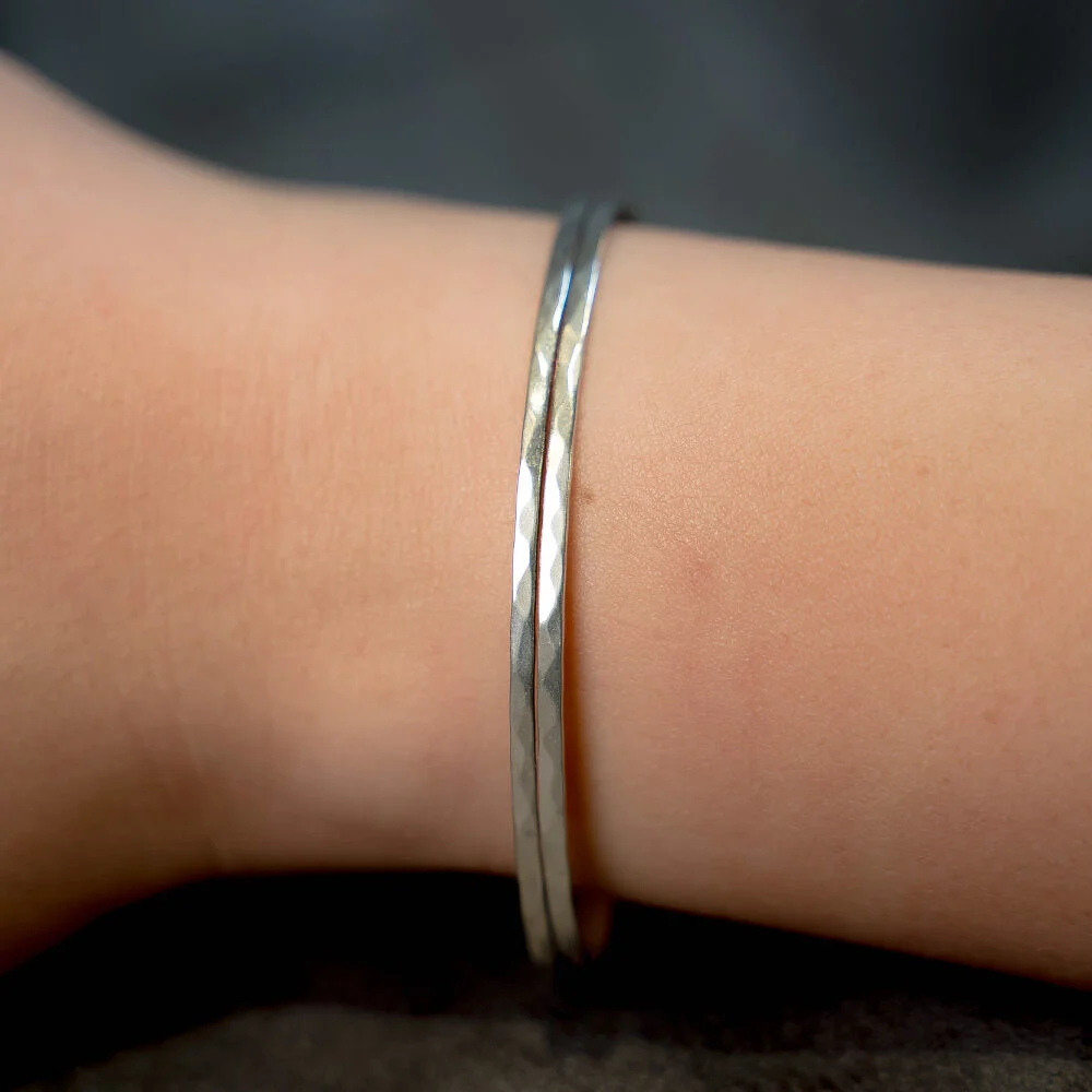 HR 136B_Silver Bangle Bracelet (Silver 925)