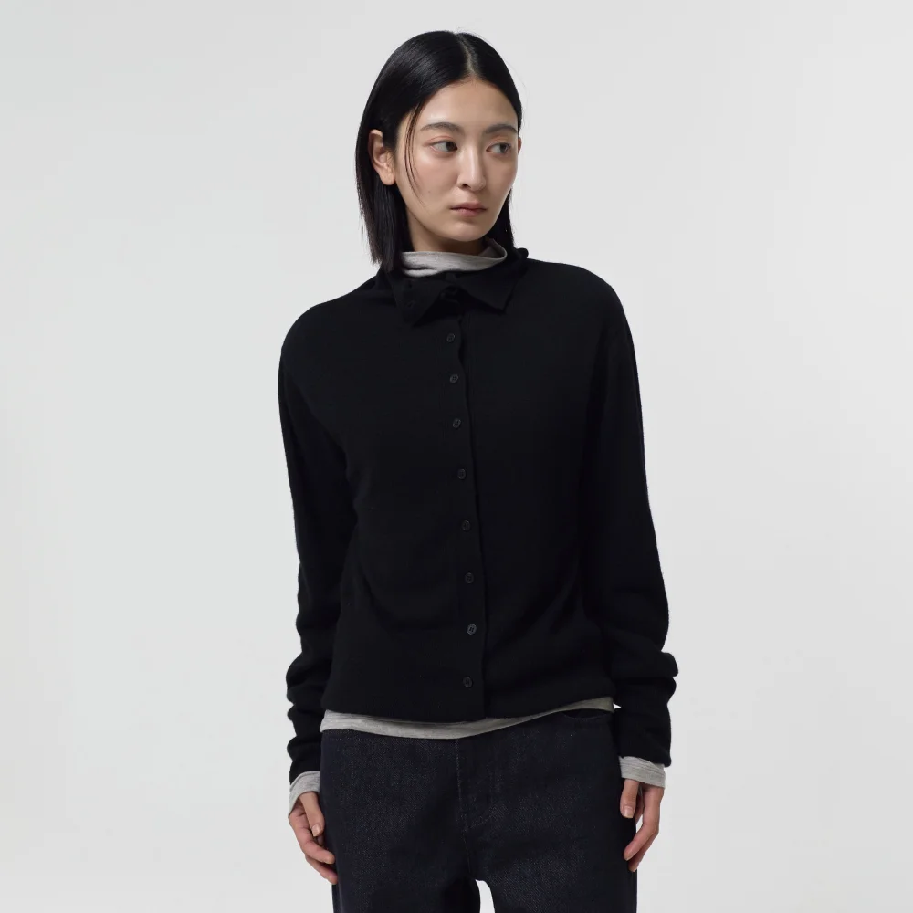 WOOL BLEND HIGH-NECK CARDIGAN / BLACK