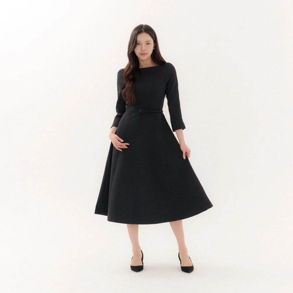 Raglan-sleeve Flare Dress/ Black