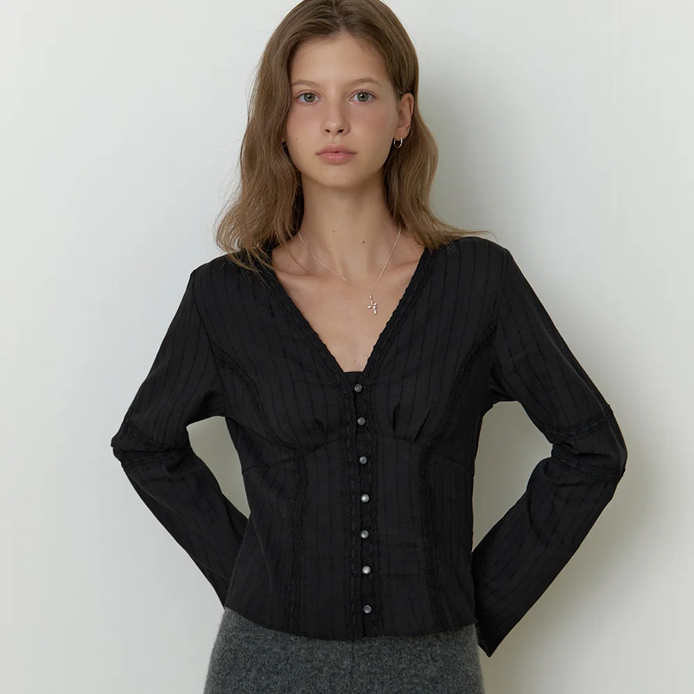 Pitta lace blouse (black)