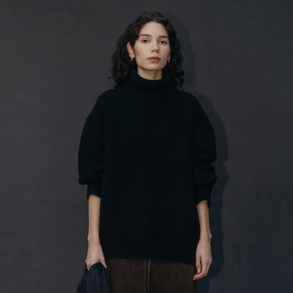Merino Wool Roll Neck Knit (Black)