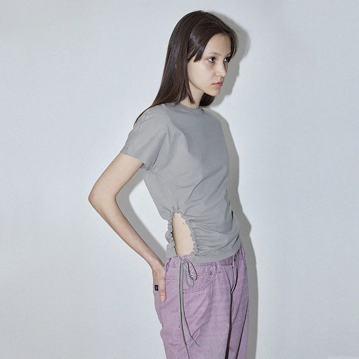 SIDE HOLE STRING T-SHIRT - BEIGE