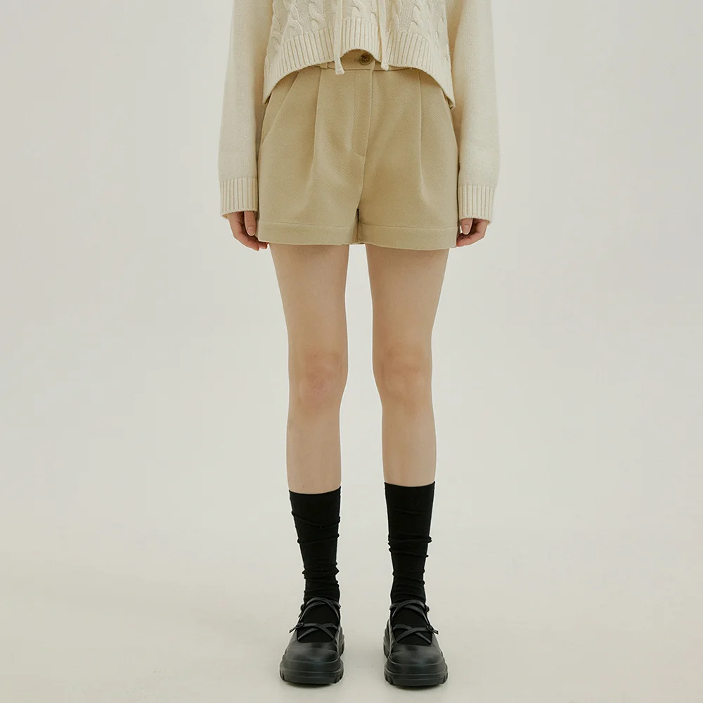 WOOL SHORTS PANTS - BEIGE