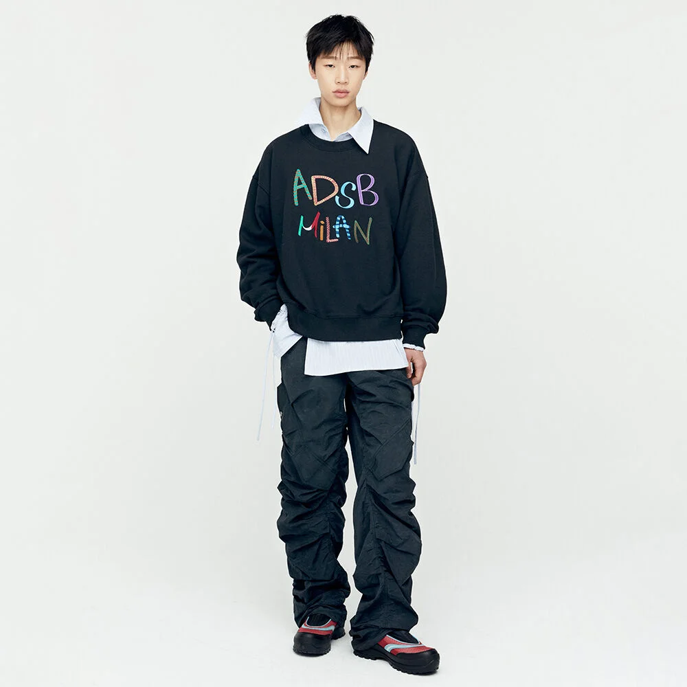 (ESSENTIAL) UNISEX ADSB MILAN EMBROIDERY SWEATSHIRTS atb1149u(BLACK)