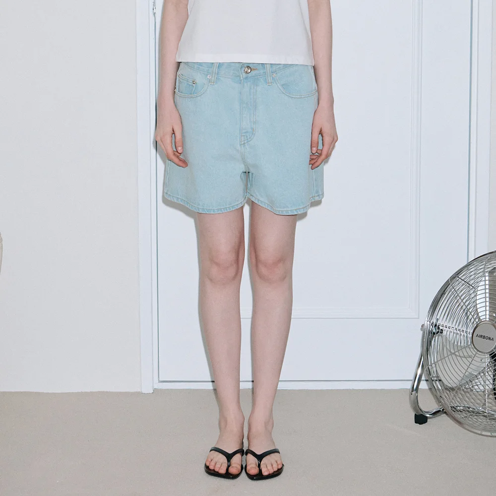 High-Waist Crop Denim (Light Blue)