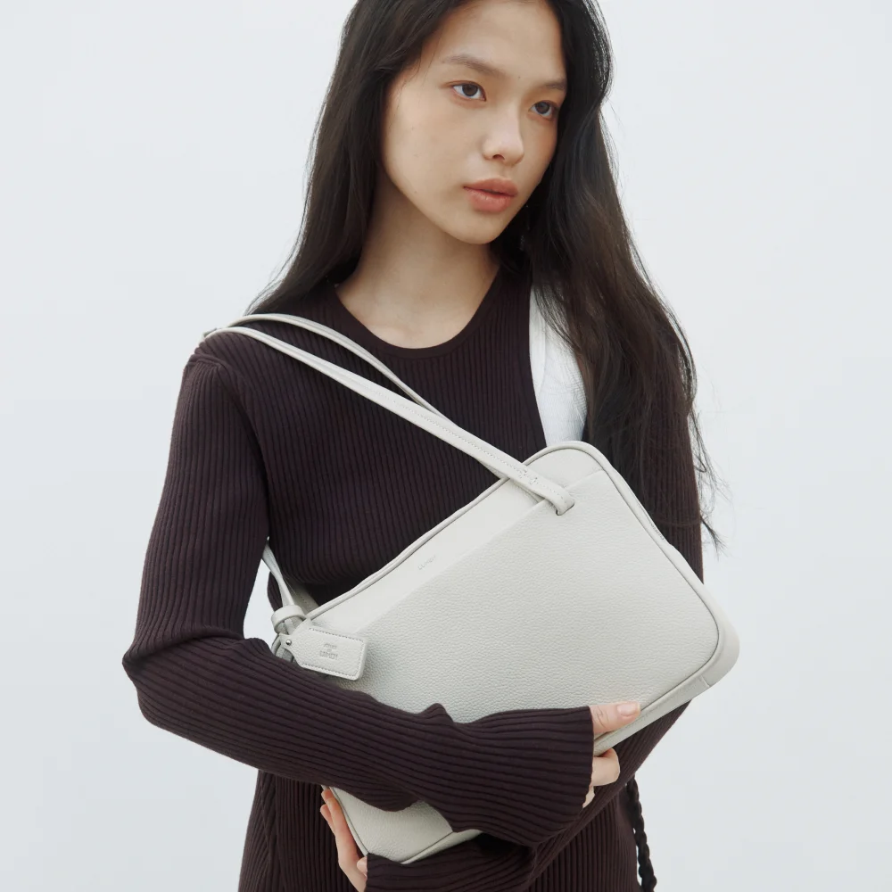 NADEL BOWLING SHOULDER BAG (PORCELAIN WHITE)