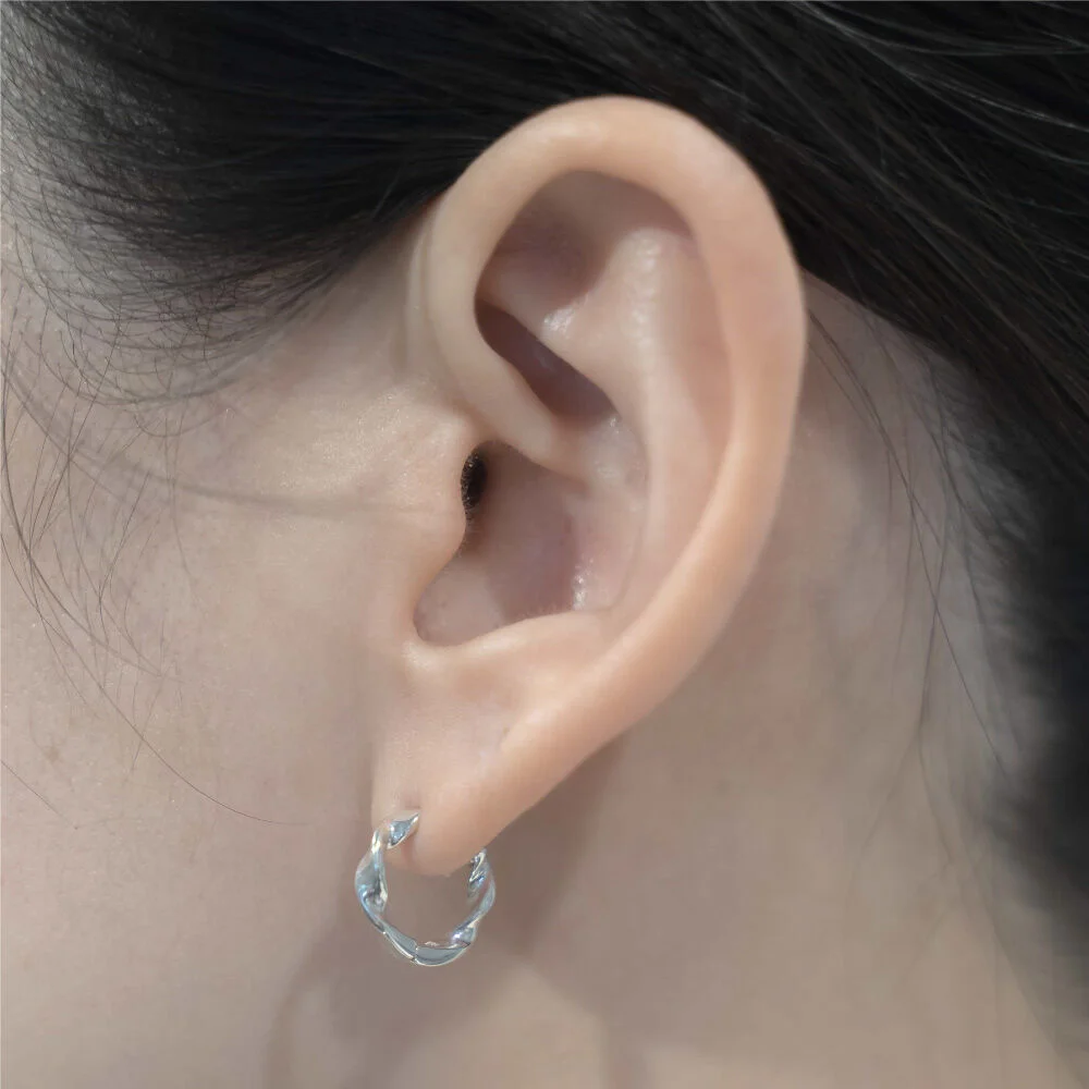 HR 13E_Silver Wavy Earring (Silver 925)