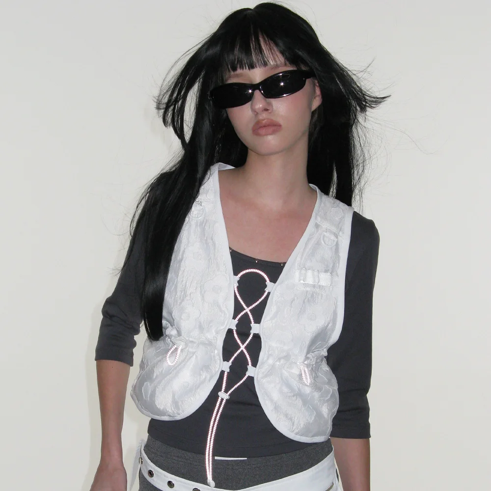 FLOWER JACQUARD LACE-UP VEST_WHITE