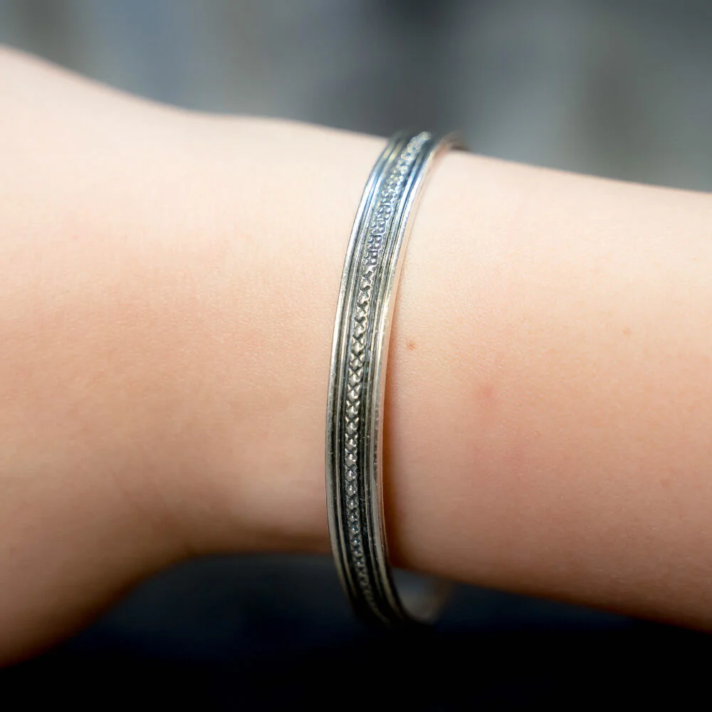 HR 129B_Silver Bangle Bracelet (Silver 925)