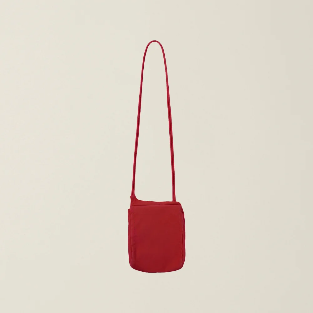 GARMENT DYED CROSS BAG RED