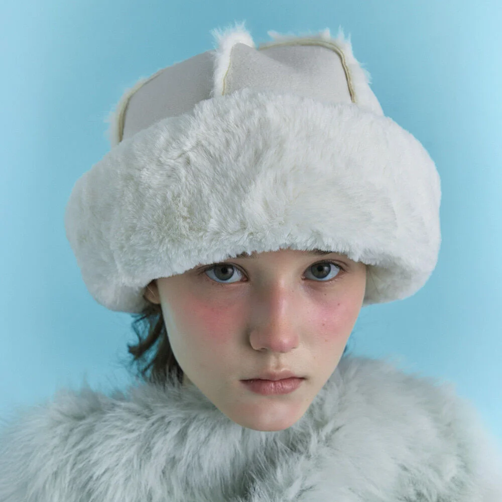 FUR TOQUE HAT IN SUEDE CREAM