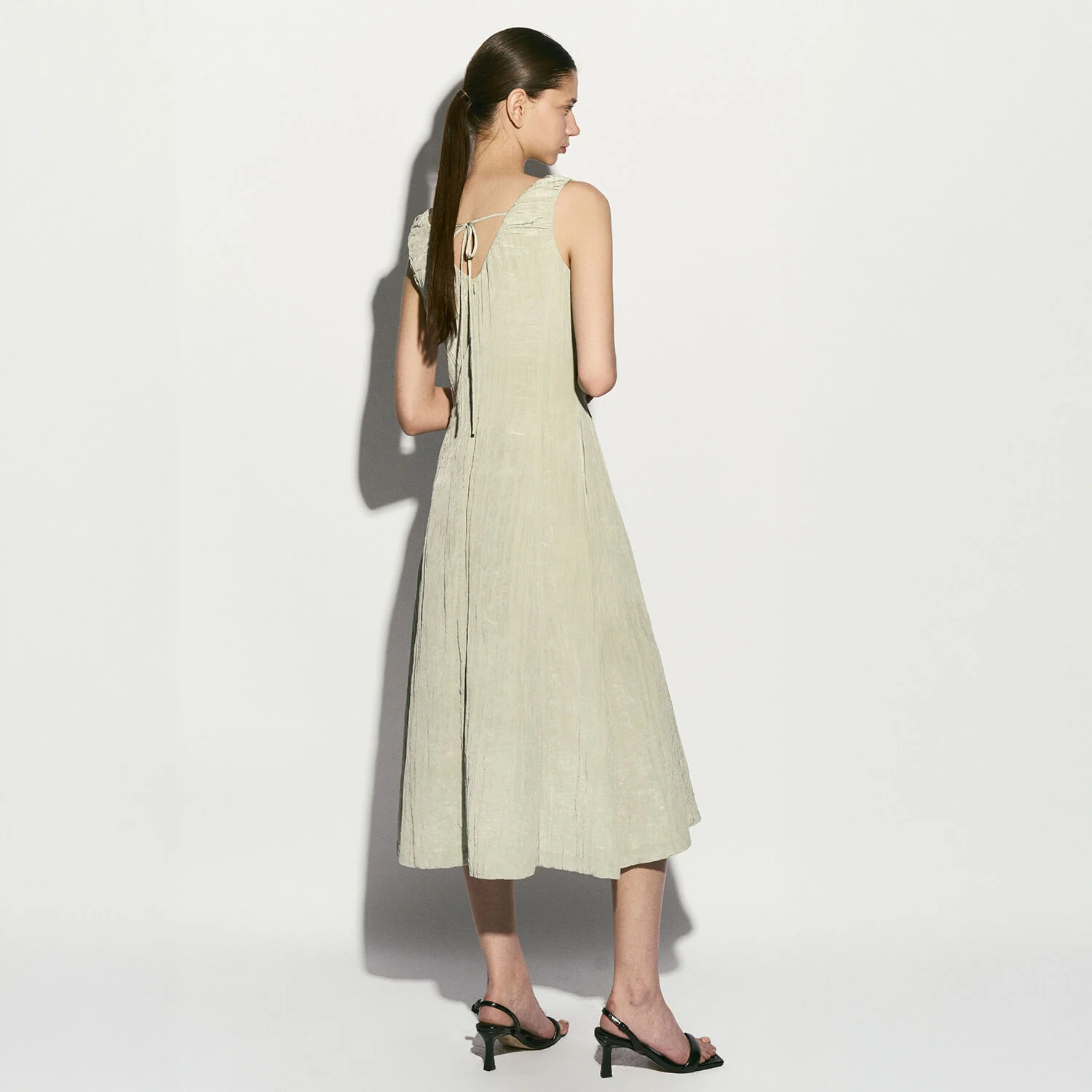 CRINKLED SLEEVELESS MIDI DRESS MELON