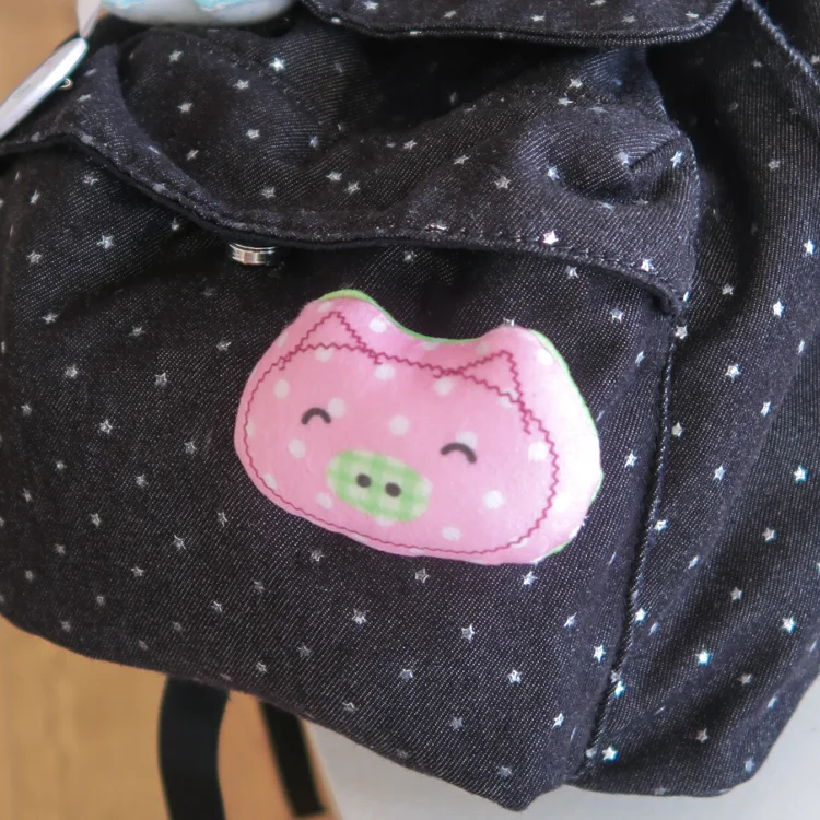 FLUFFY BROOCH - Pink dot pig