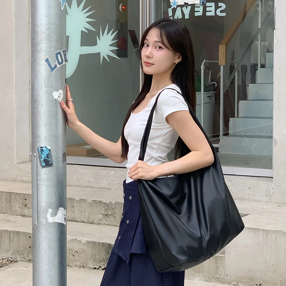 經典 Big Boy Hobo Bag (黑色)