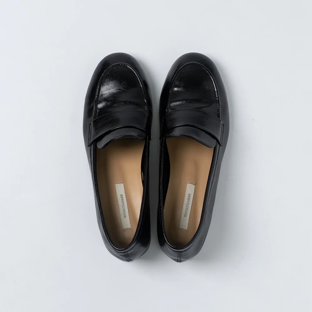 Glossy loafer_black