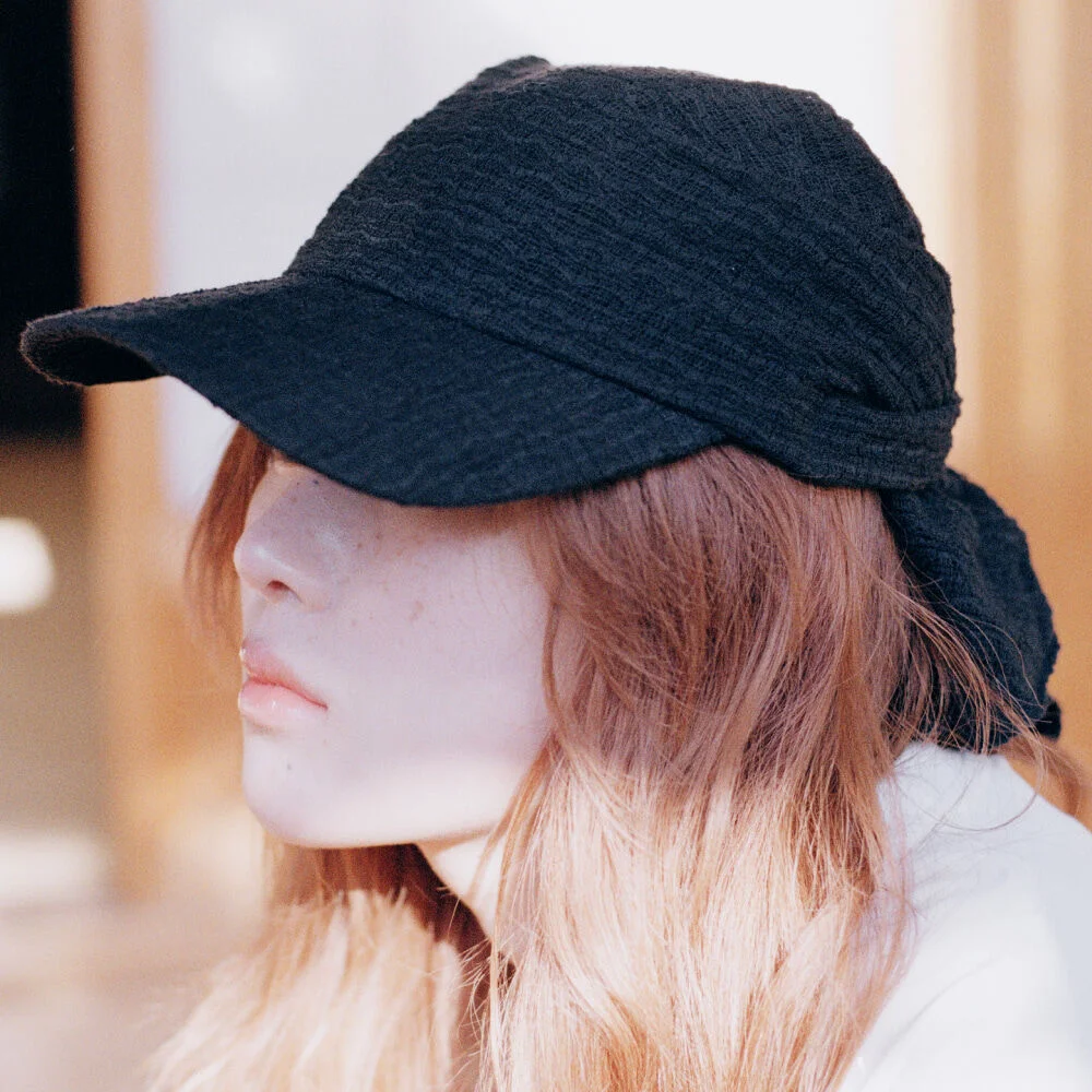 FLOWY SCARF CAP IN BLACK