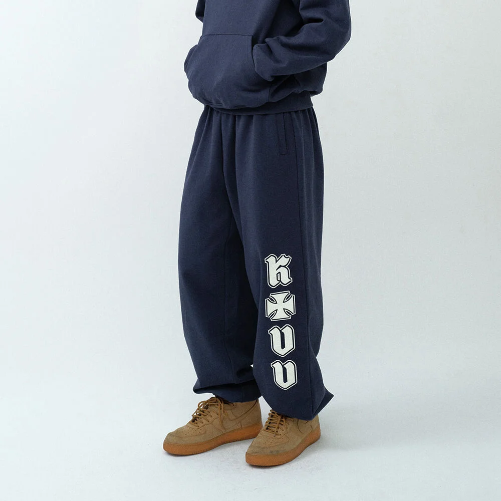 KIRSH X vivastudio 標誌 衛褲