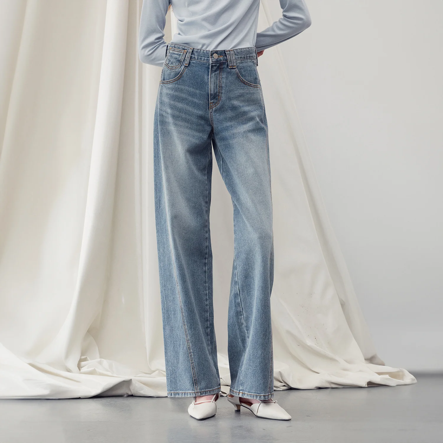 SEAM DETAIL STRAIGHT DENIM PANTS