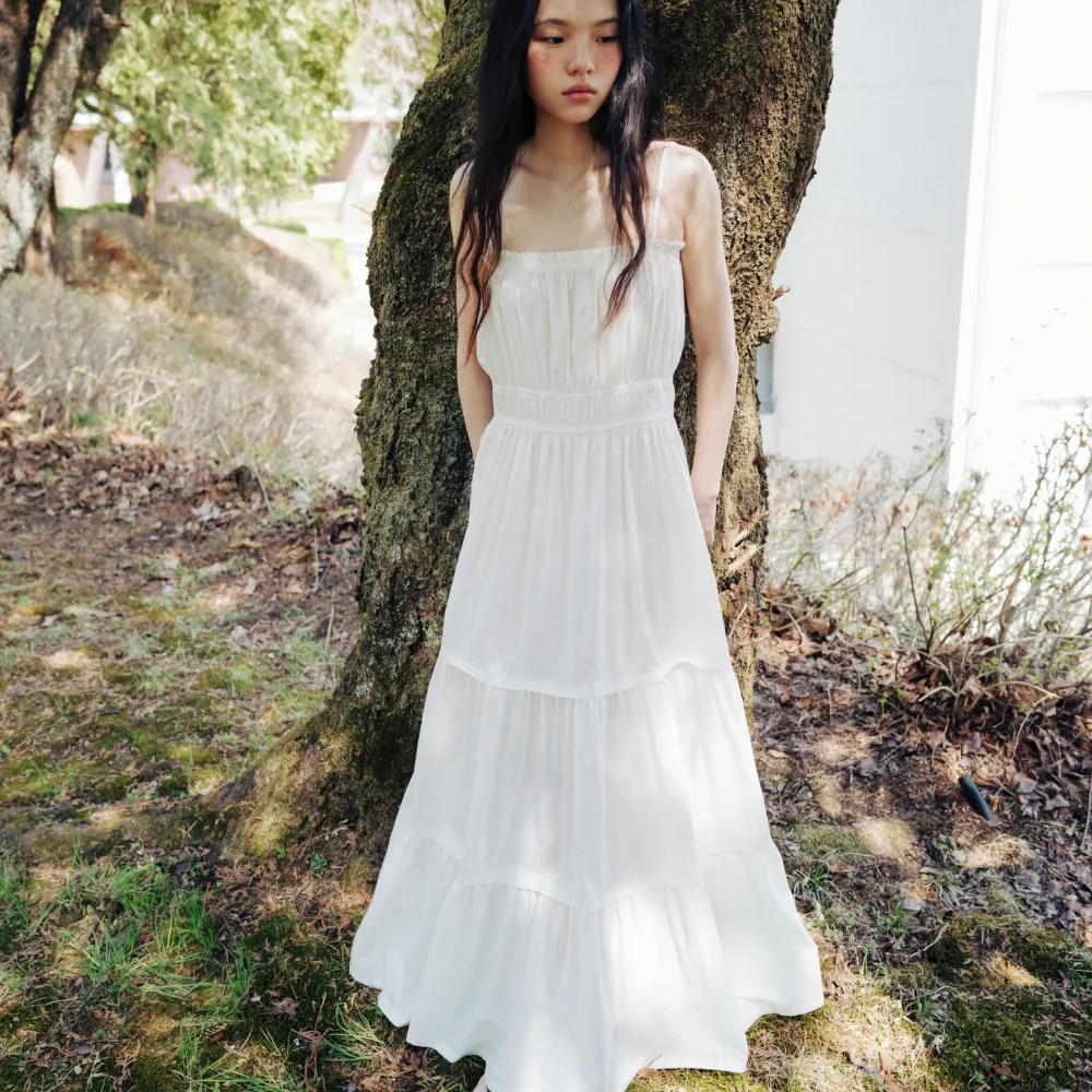 Lightweight cotton tiered maxi dress (ivory / dark gray)