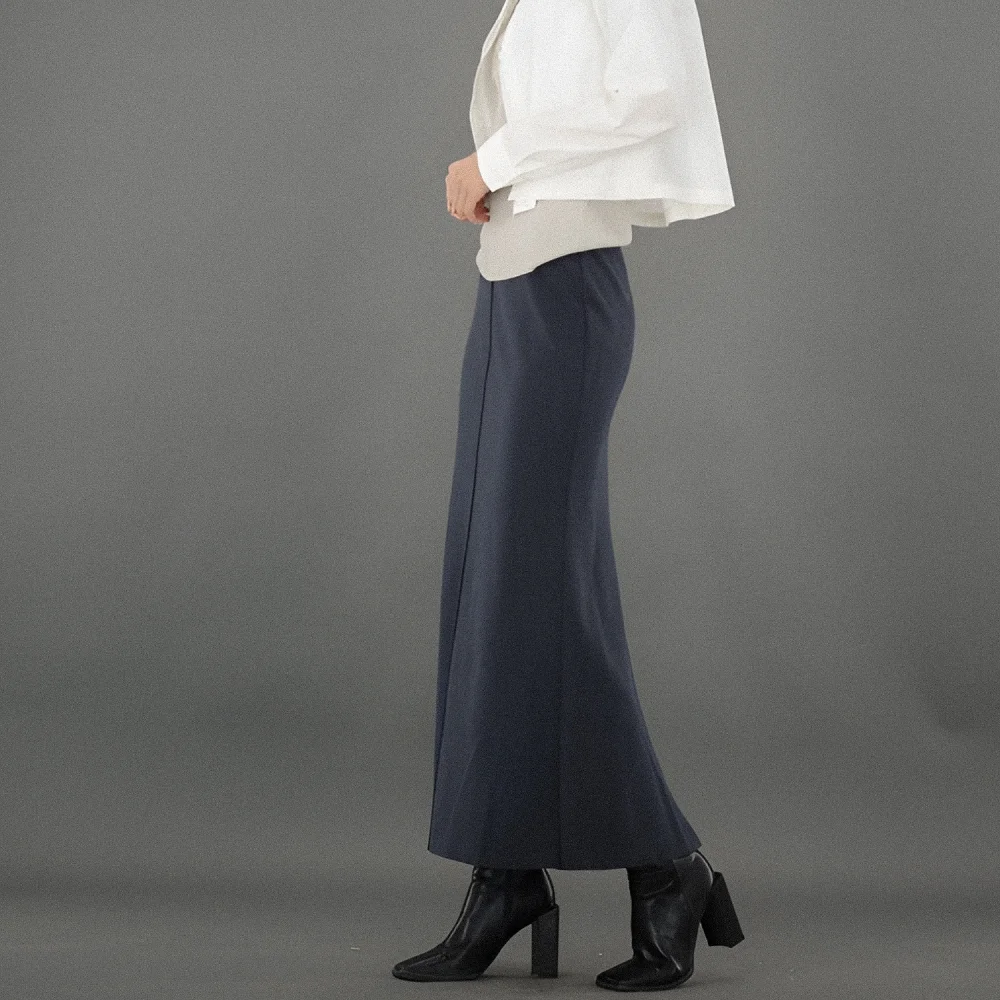 Back Slit Bending Long Skirt _Navy