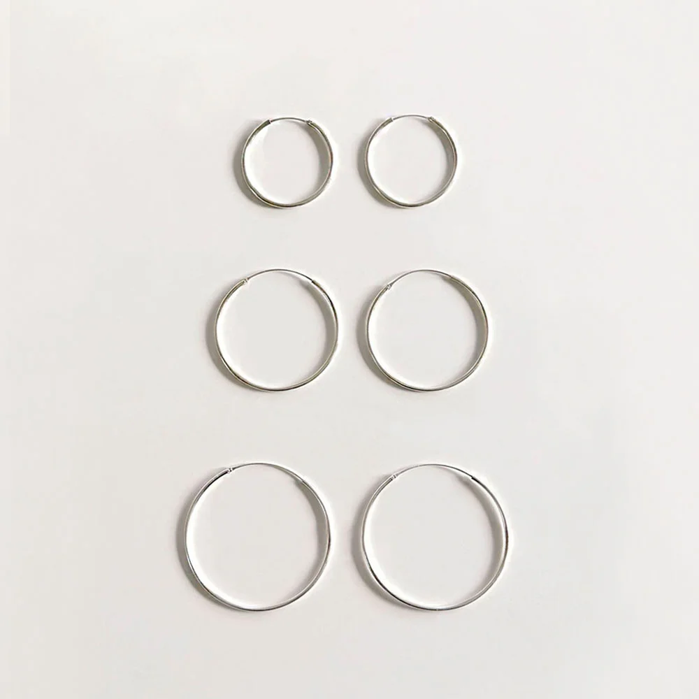 Lee Da-hee 著用 Simple Thin Big Size Ring Earring(silver)