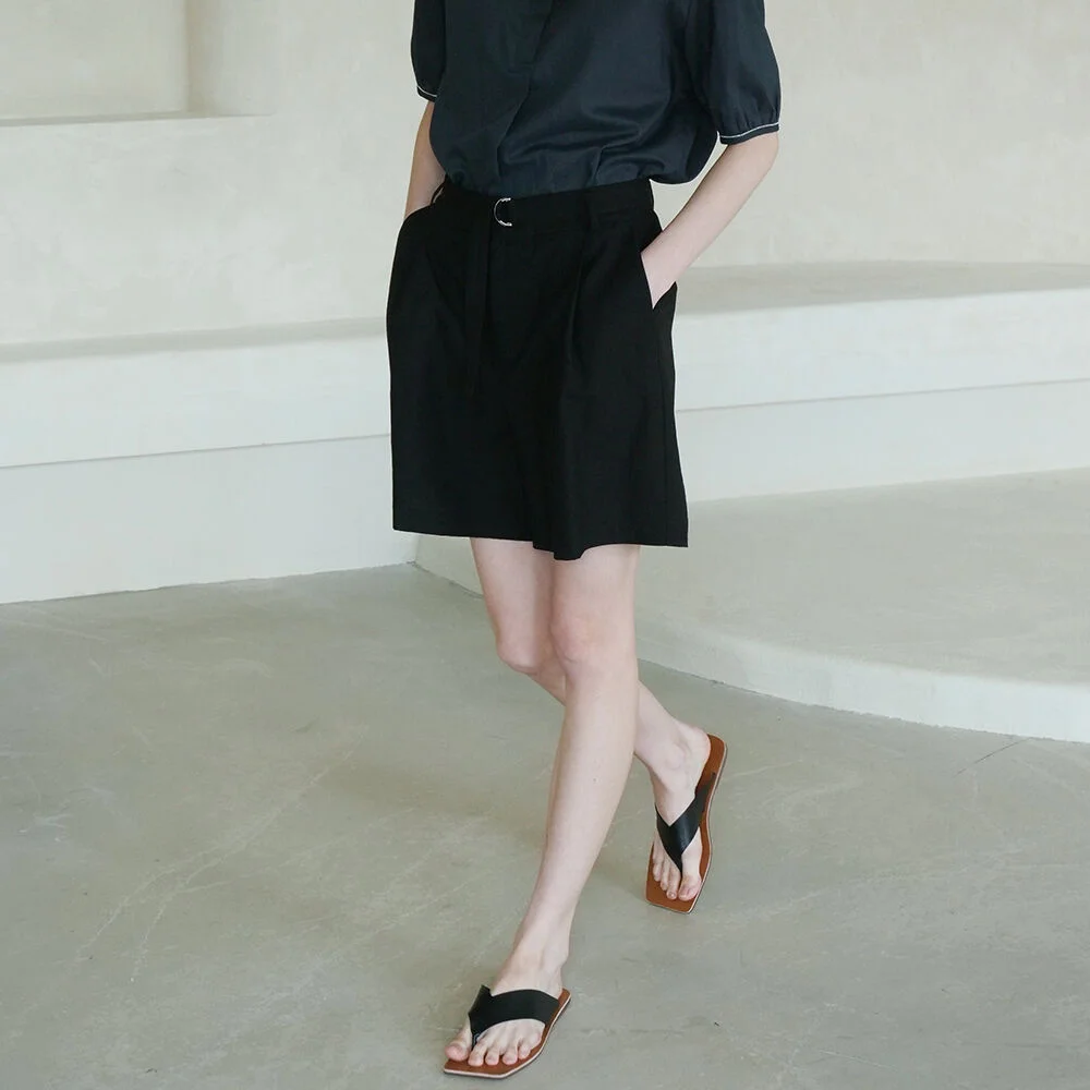 Linen Pintuck Detail Short Pants _ Black