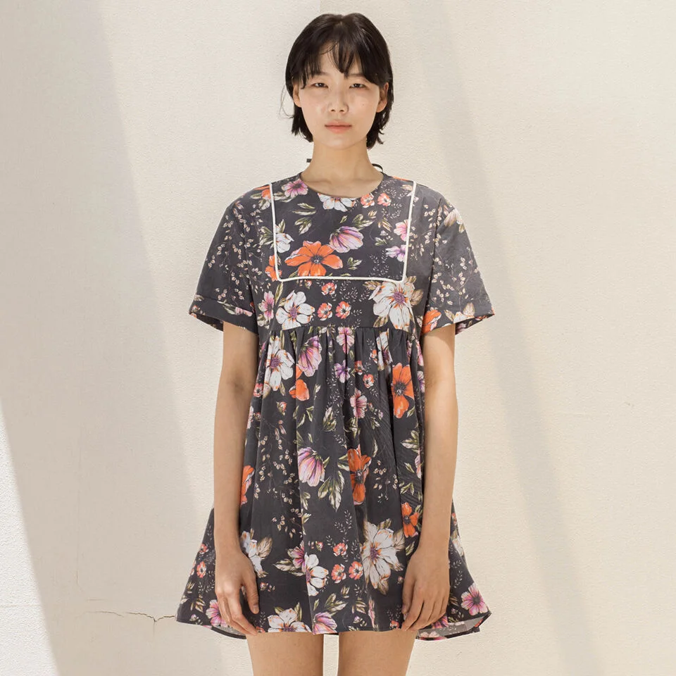 Point Line Black Flower Dress