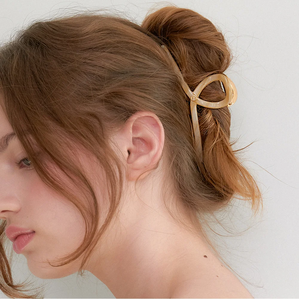 Twist metal point hair clip_beige syrup HC056
