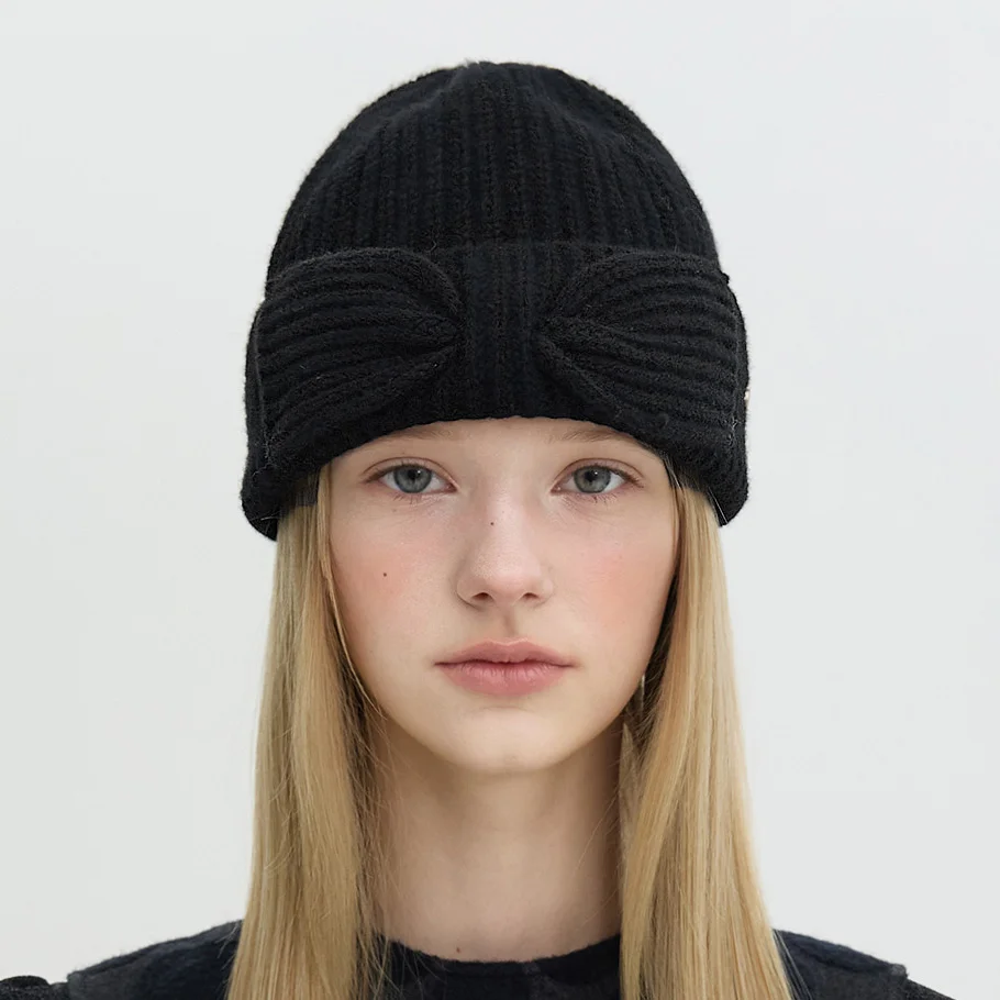 Rosette Beanie - Black