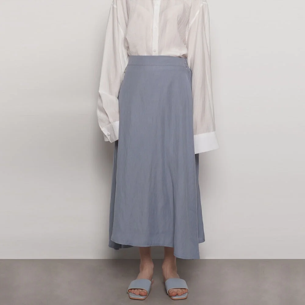 W27 tu iong flared skirt sky