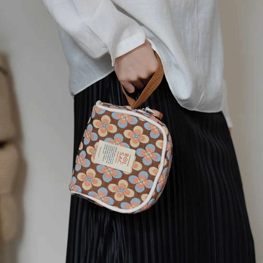 antique handy pouch _ apricot