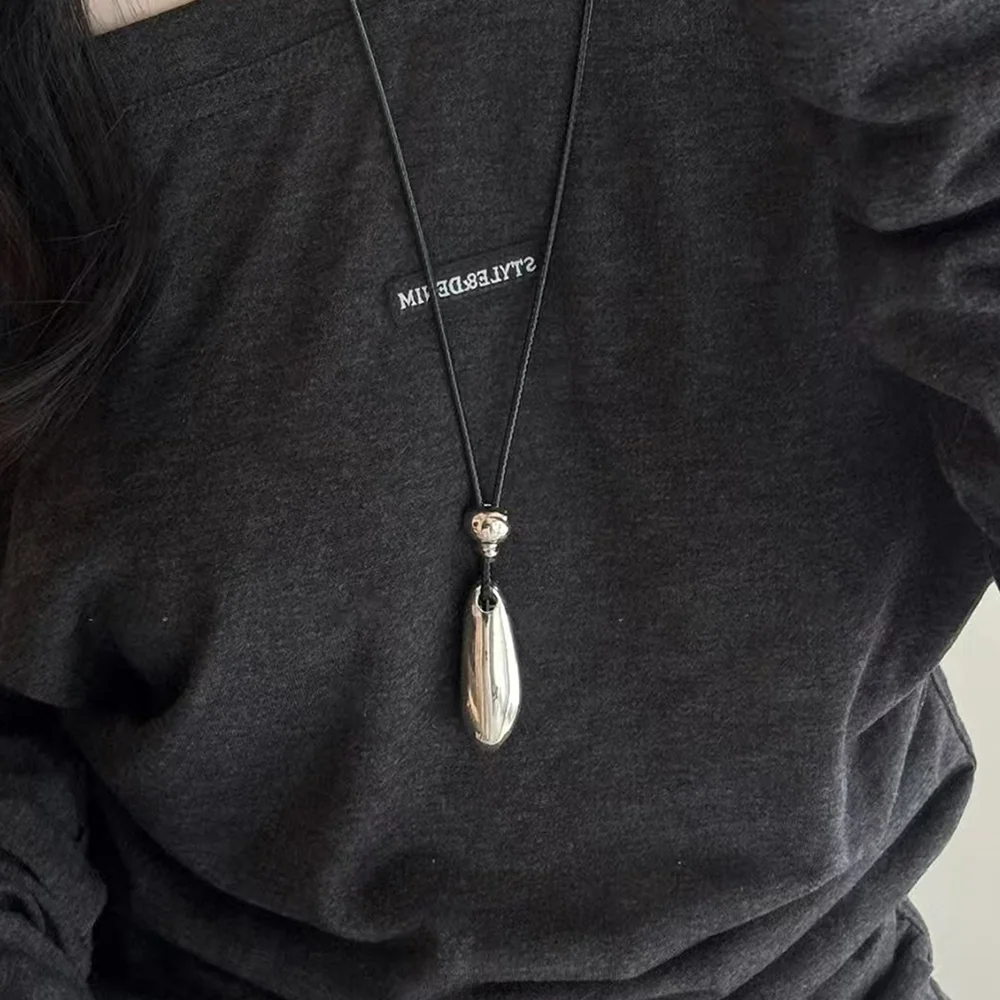 SOLVEN SILVER NECKLACE Solven 吊墜 銀頸鏈