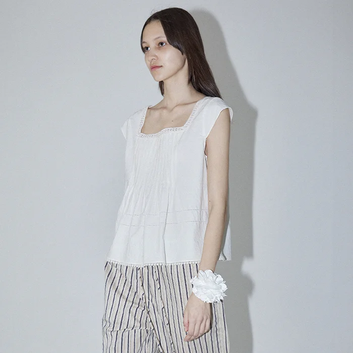 LACE SQUARE NECK BLOUSE - IVORY